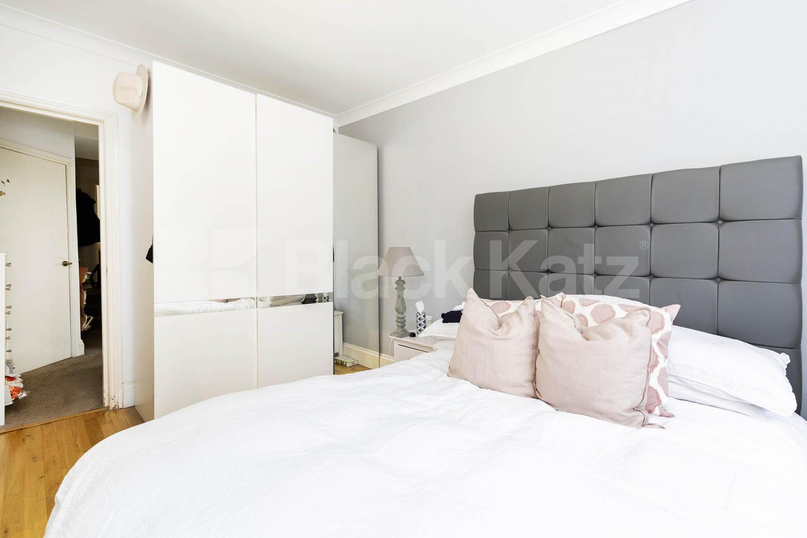 			1 Bedroom, 1 bath, 1 reception Apartment			 Homefield Road, Chiswick